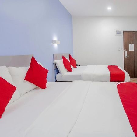 Oyo 637 Fox Hotel Quezon City Dış mekan fotoğraf