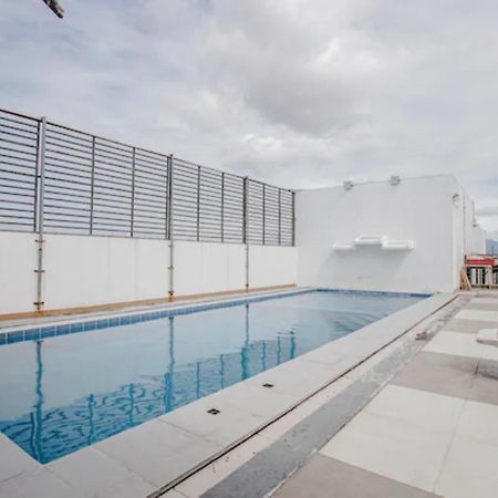 Oyo 637 Fox Hotel Quezon City Dış mekan fotoğraf