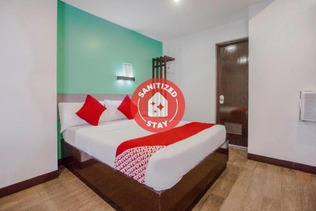 Oyo 637 Fox Hotel Quezon City Dış mekan fotoğraf