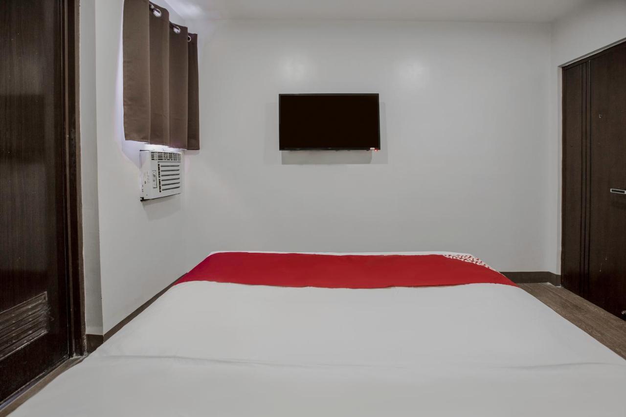 Oyo 637 Fox Hotel Quezon City Dış mekan fotoğraf