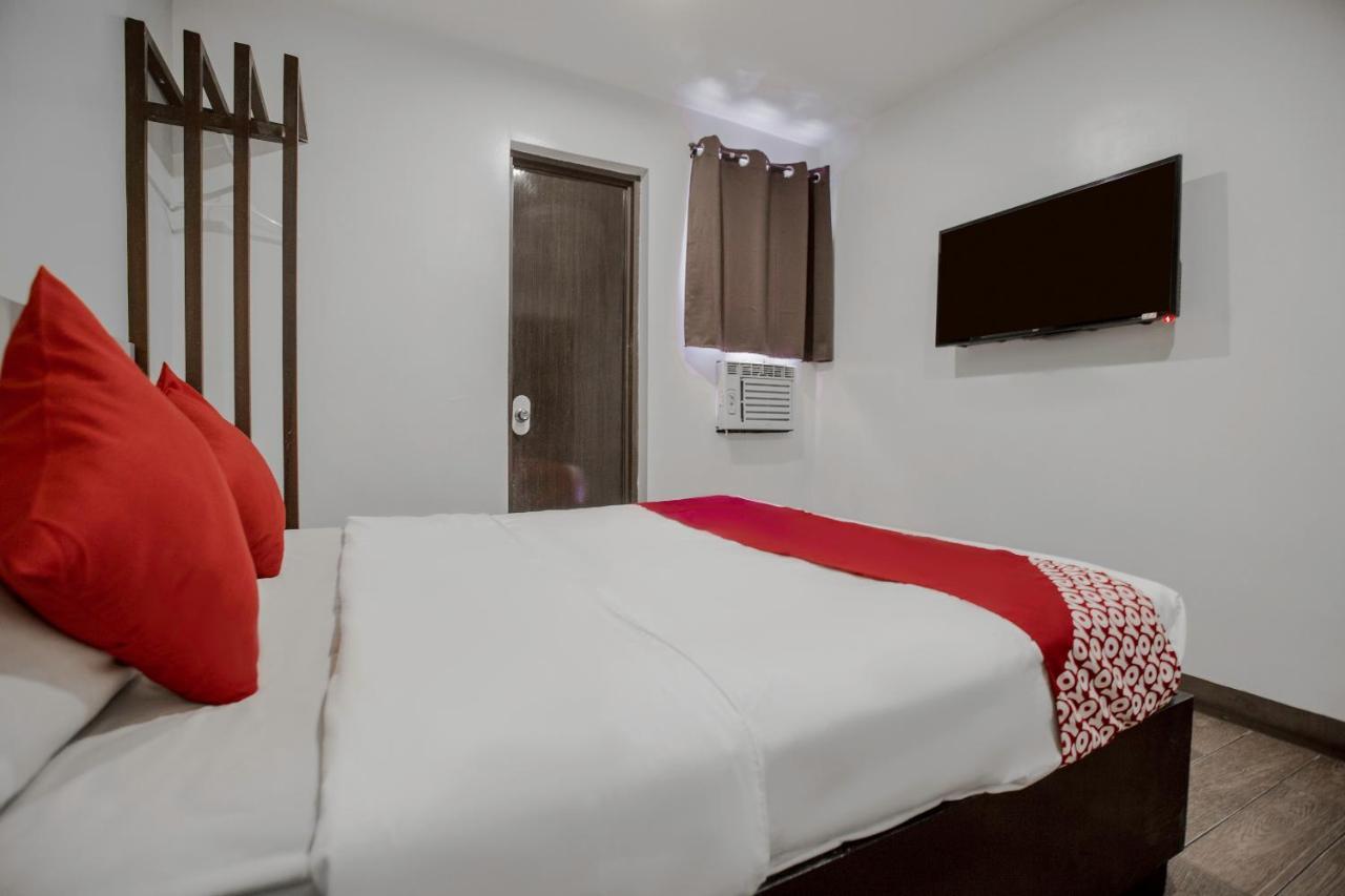 Oyo 637 Fox Hotel Quezon City Dış mekan fotoğraf