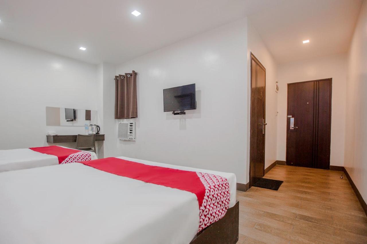 Oyo 637 Fox Hotel Quezon City Dış mekan fotoğraf
