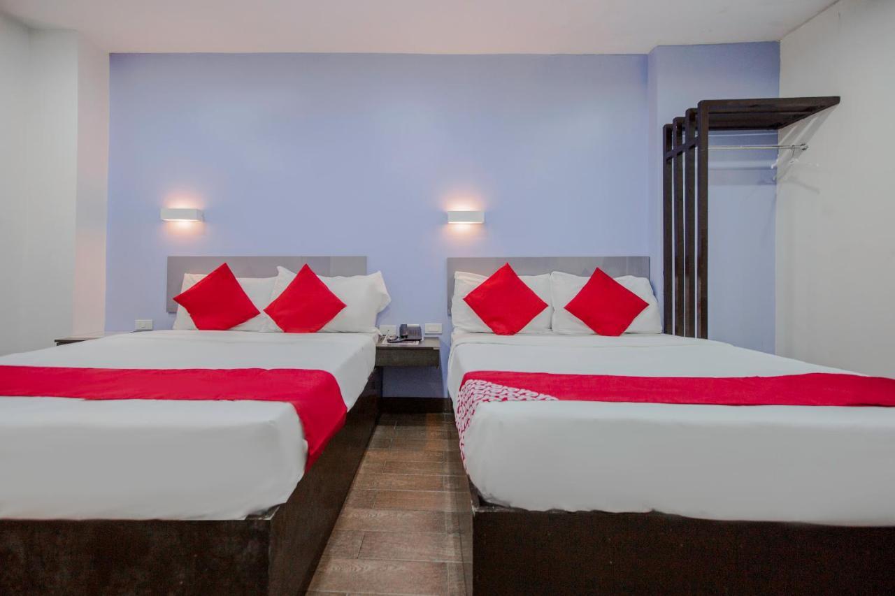 Oyo 637 Fox Hotel Quezon City Dış mekan fotoğraf