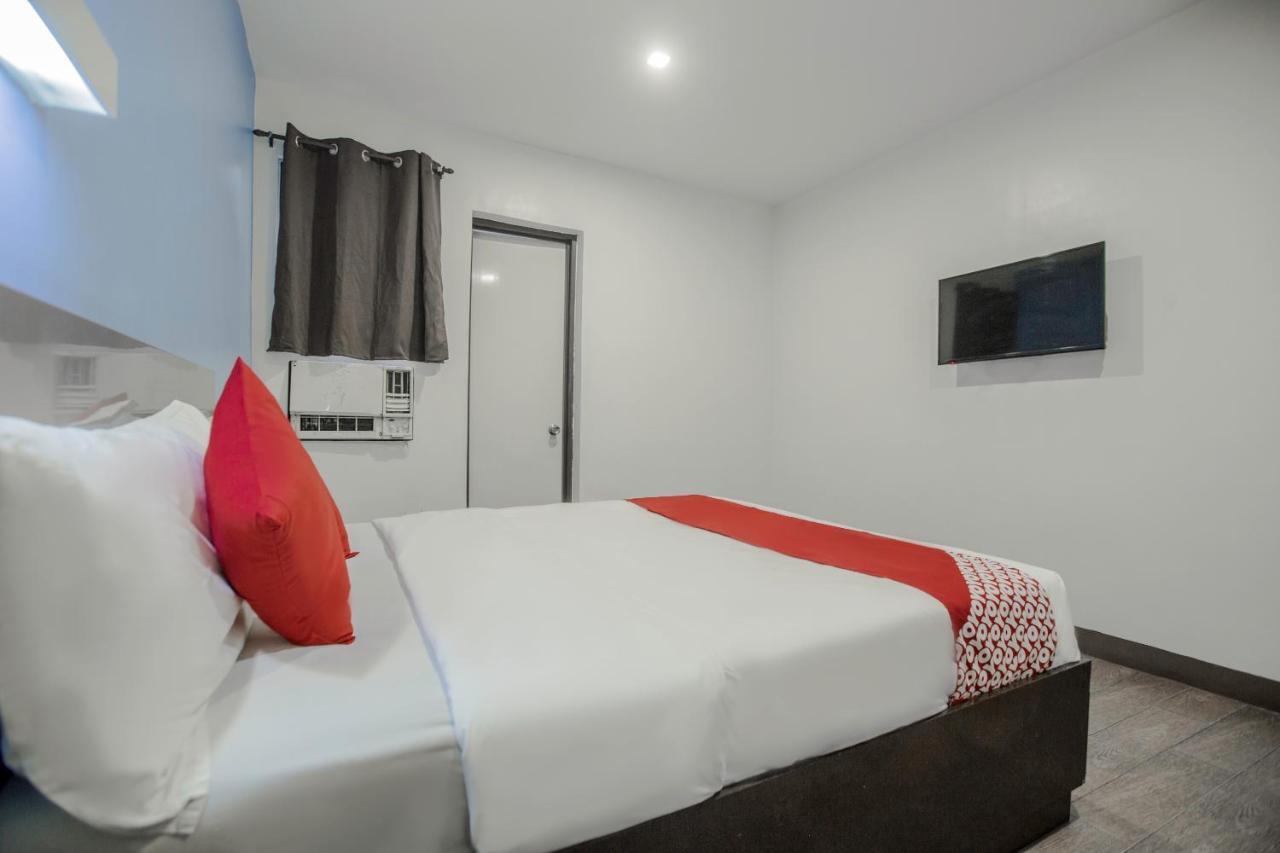 Oyo 637 Fox Hotel Quezon City Dış mekan fotoğraf