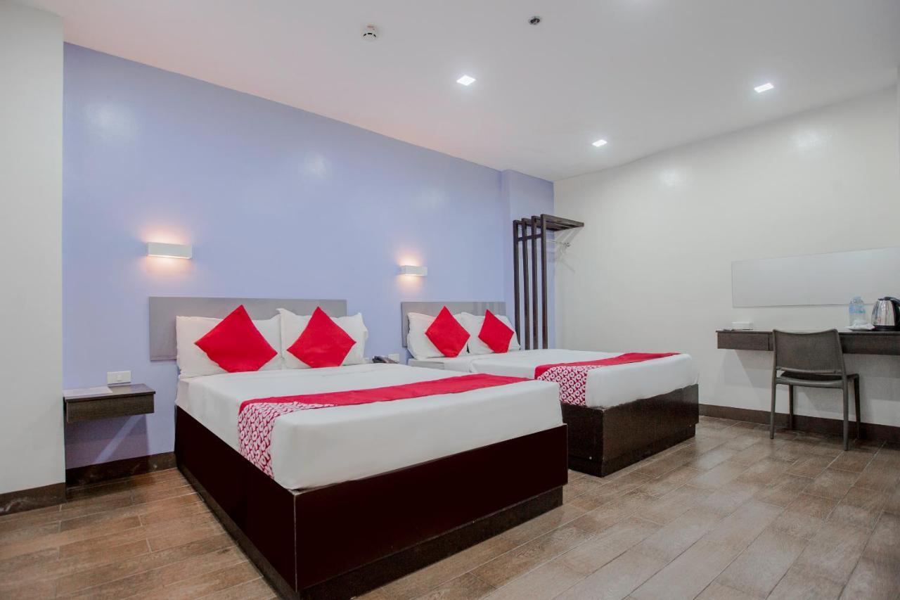 Oyo 637 Fox Hotel Quezon City Dış mekan fotoğraf