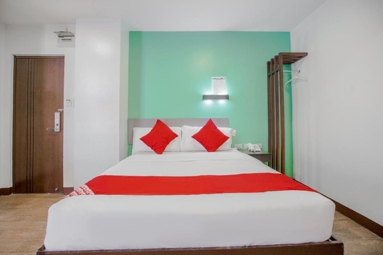 Oyo 637 Fox Hotel Quezon City Dış mekan fotoğraf