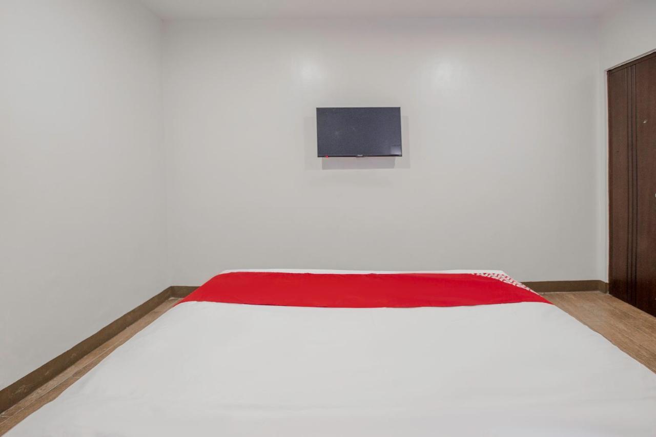 Oyo 637 Fox Hotel Quezon City Dış mekan fotoğraf