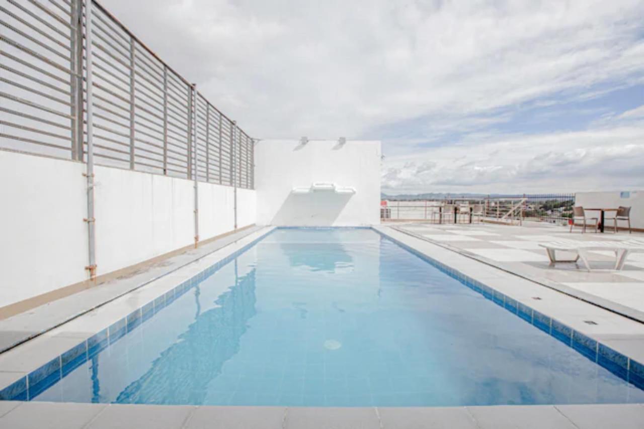 Oyo 637 Fox Hotel Quezon City Dış mekan fotoğraf