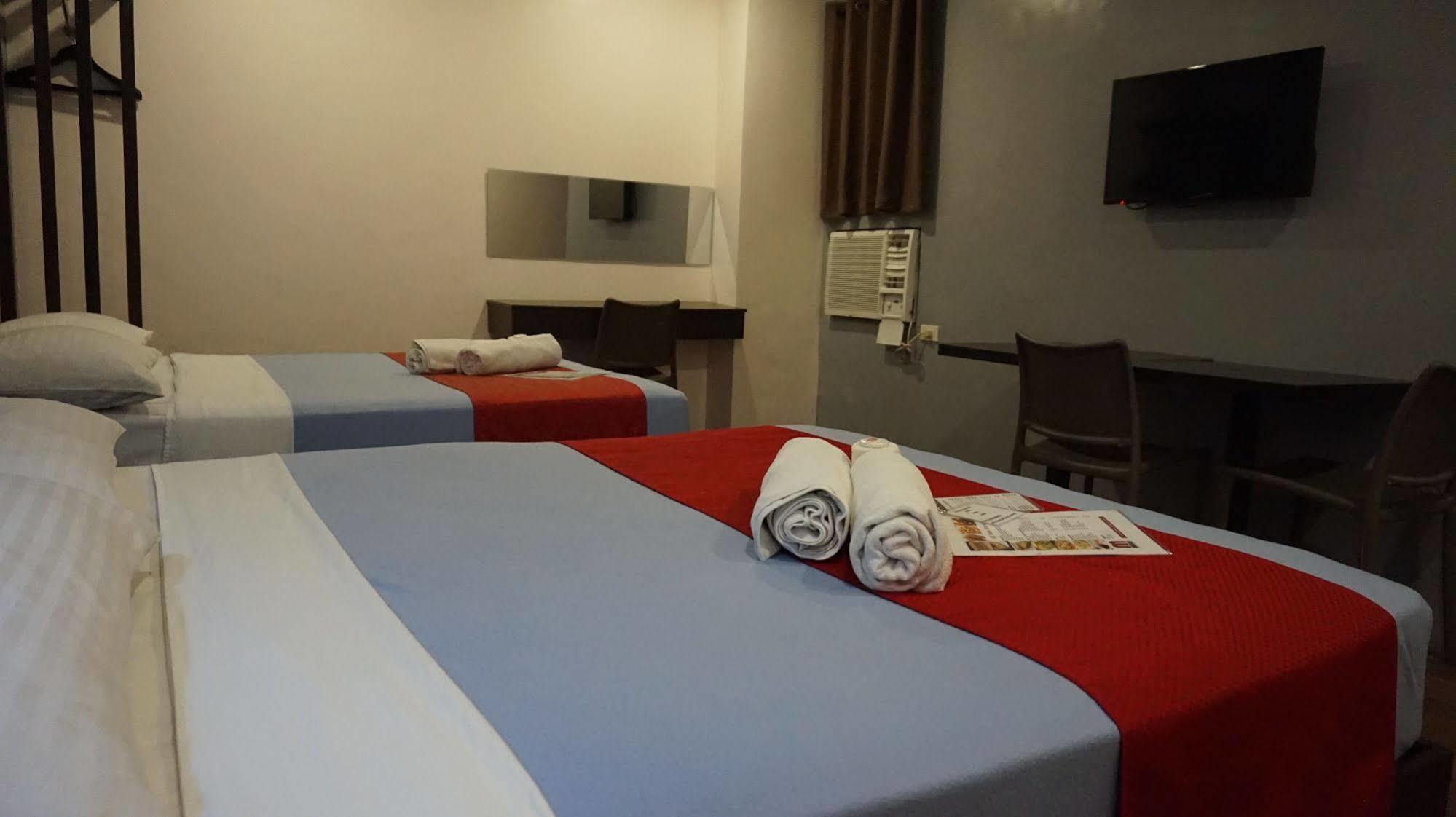 Oyo 637 Fox Hotel Quezon City Dış mekan fotoğraf