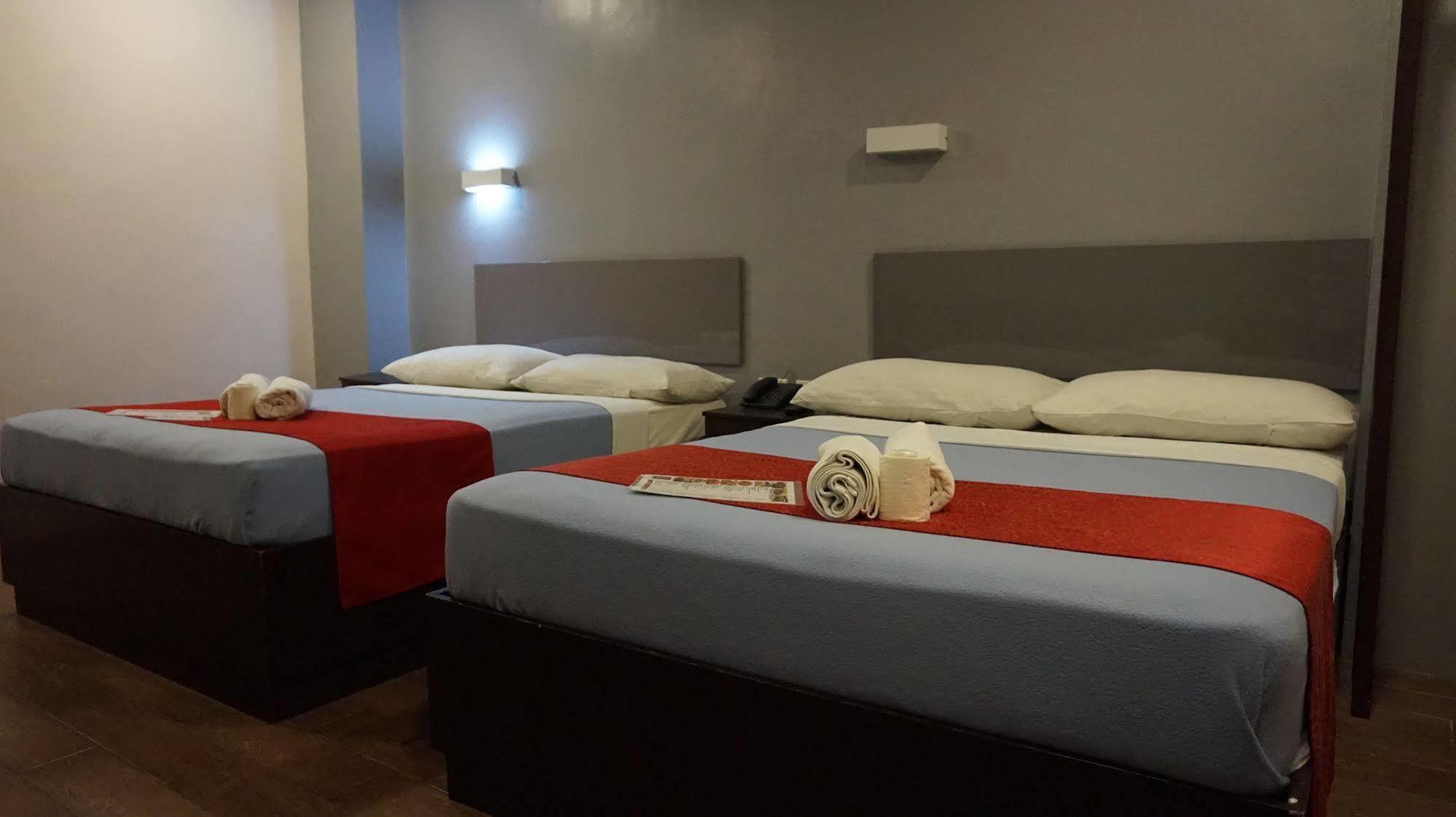 Oyo 637 Fox Hotel Quezon City Dış mekan fotoğraf