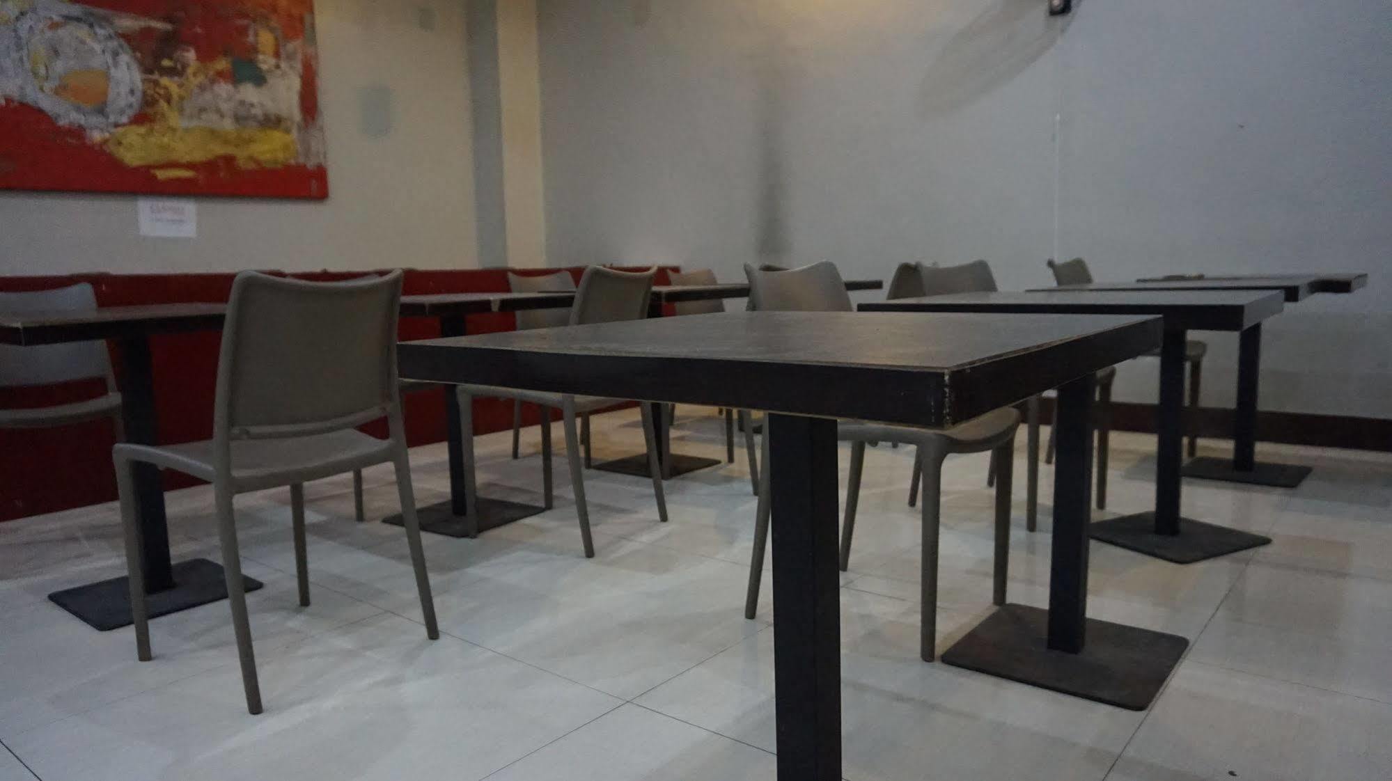 Oyo 637 Fox Hotel Quezon City Dış mekan fotoğraf